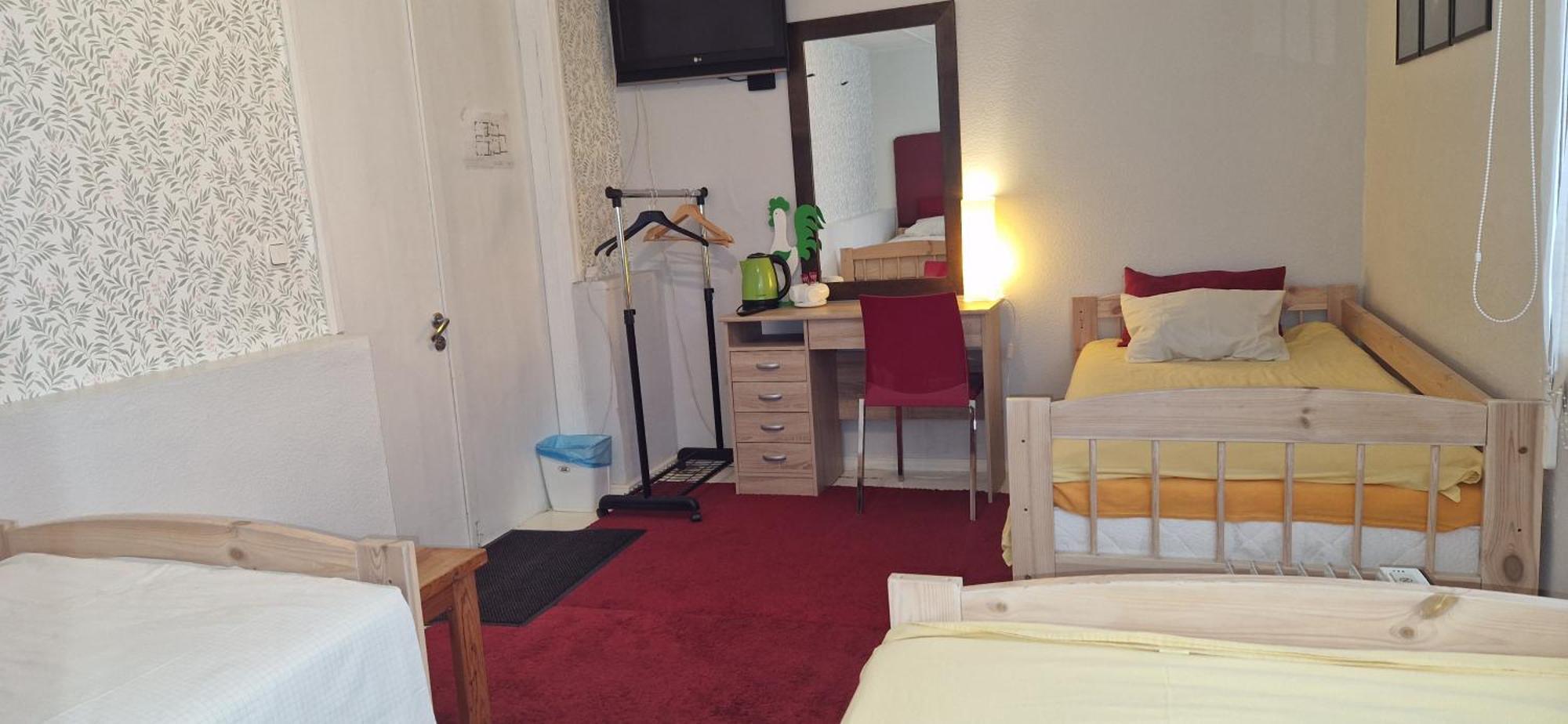 Freedom65 Hostel And Caravan Tallinn Exterior photo