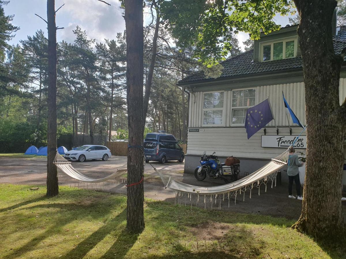 Freedom65 Hostel And Caravan Tallinn Exterior photo